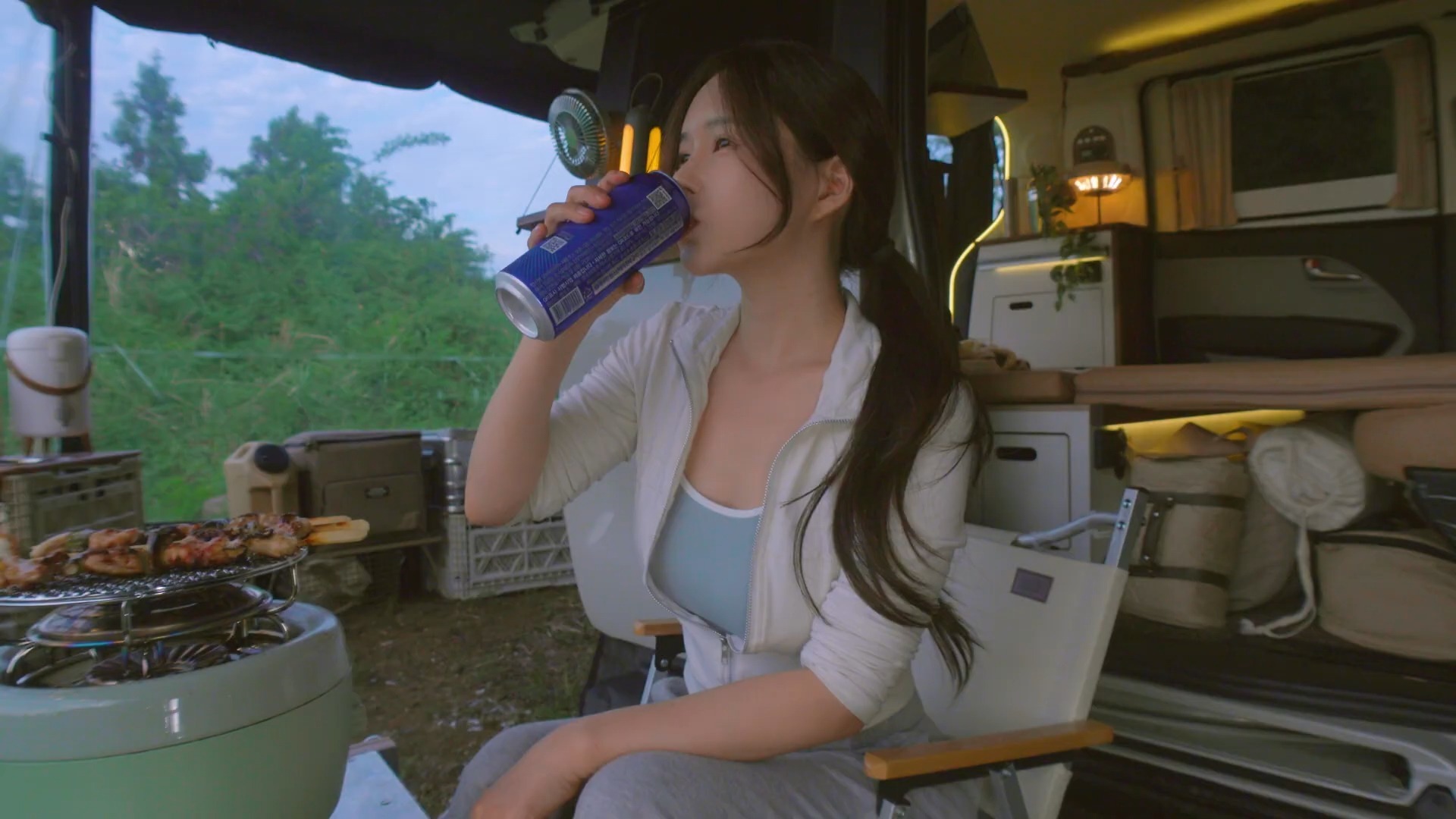 西宁机场回应摆渡车滞留事件：有航班准备滑行 不能组织旅客下车